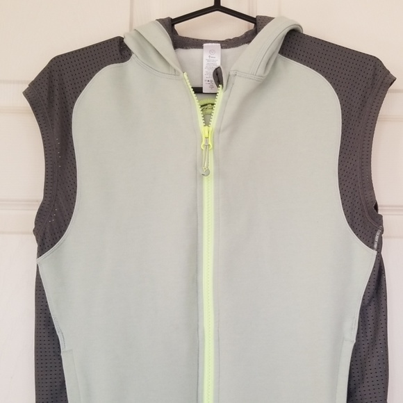 Ivivva vest - Picture 3 of 6